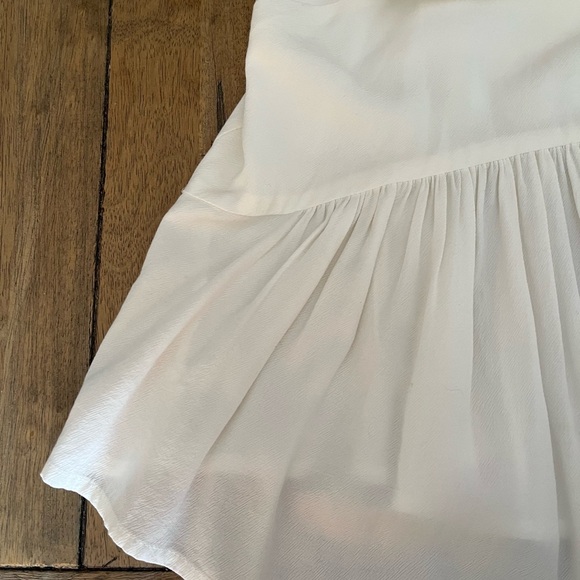 Stylish White Sleeveless Blouse - Picture 4 of 6